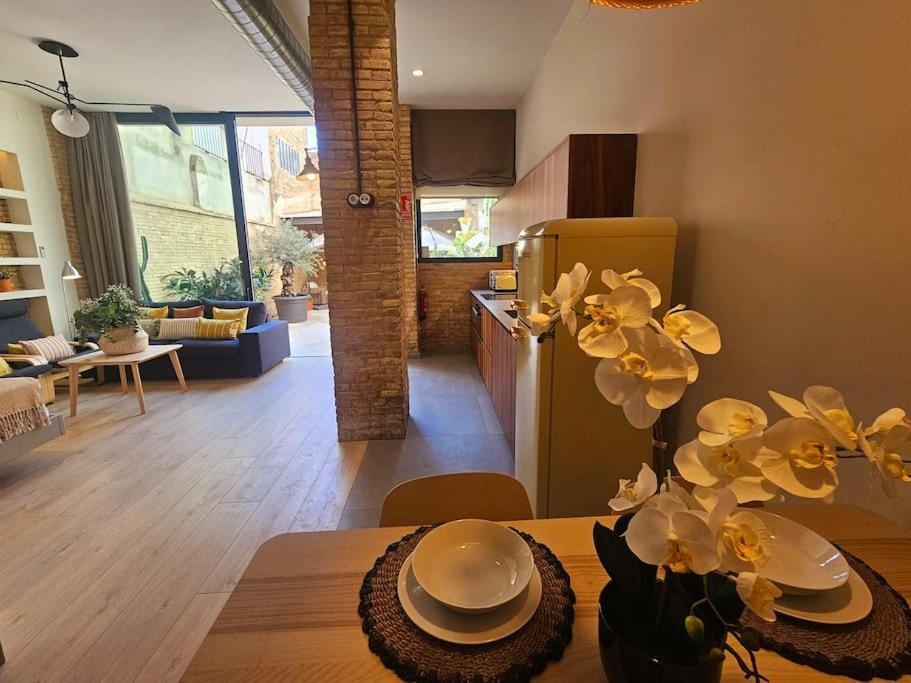 Tradicional Casa Con Patio Ruzafa Apartment Valencia Bagian luar foto
