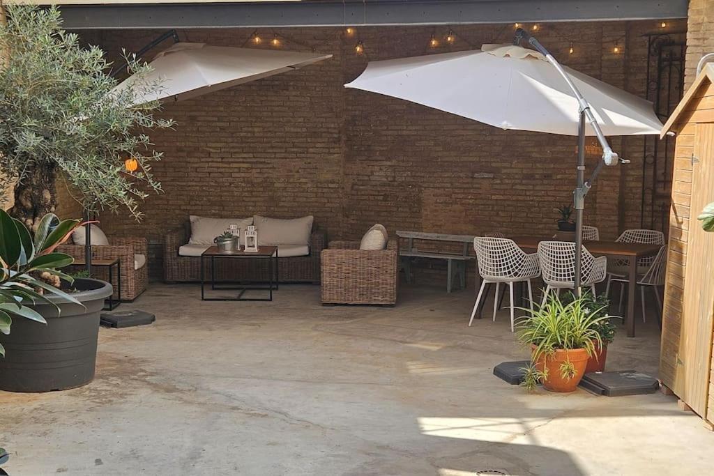 Tradicional Casa Con Patio Ruzafa Apartment Valencia Bagian luar foto